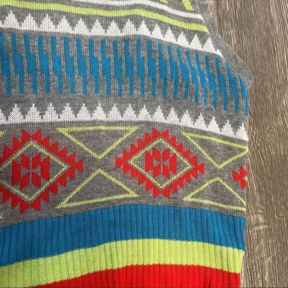 2/$20 DEREK HEART Cropped Aztec Striped Sweater Knit Tank vest - Picture 9 of 13